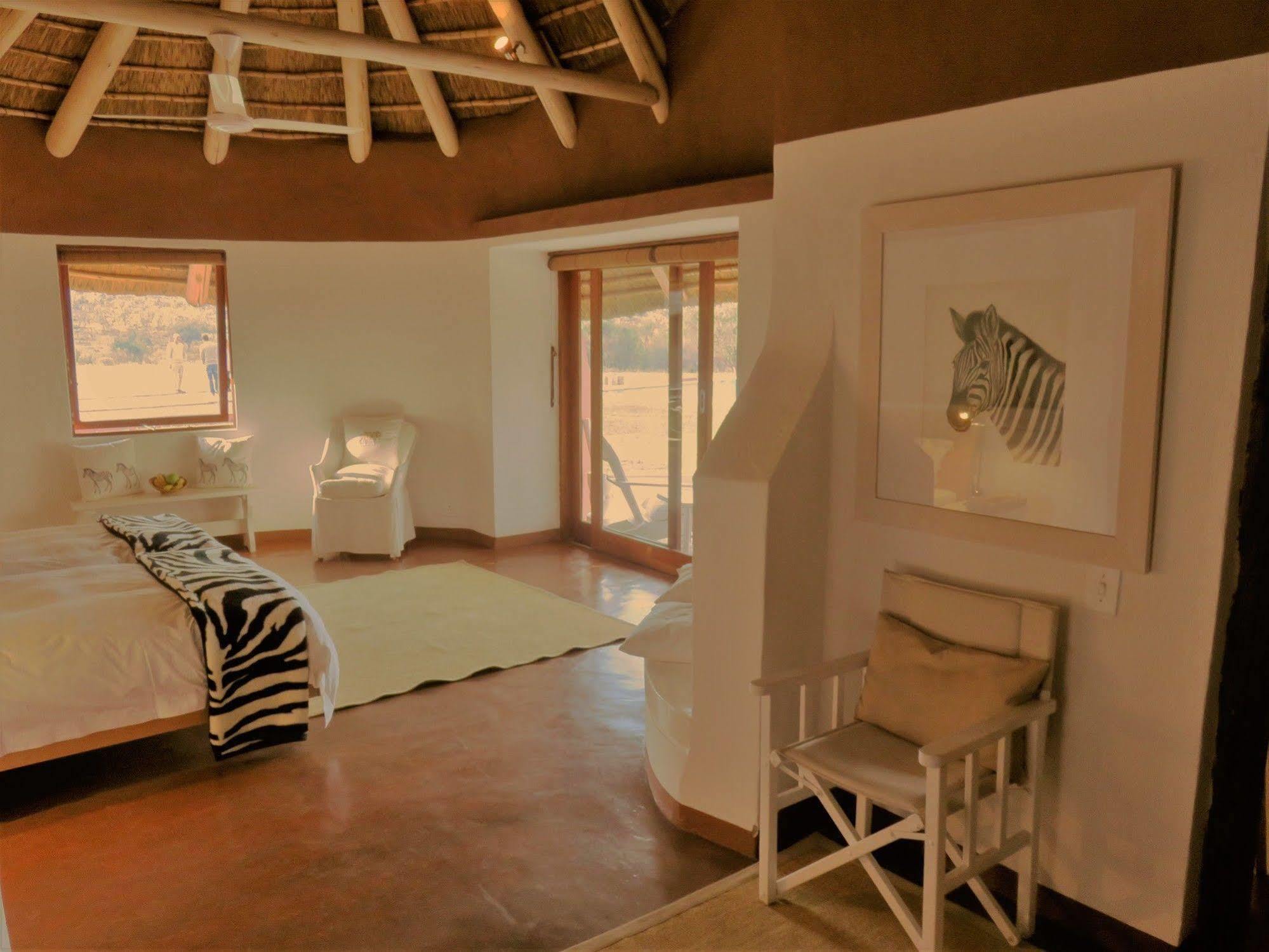 Zebras Crossing Private Game Lodge Модимолле Экстерьер фото